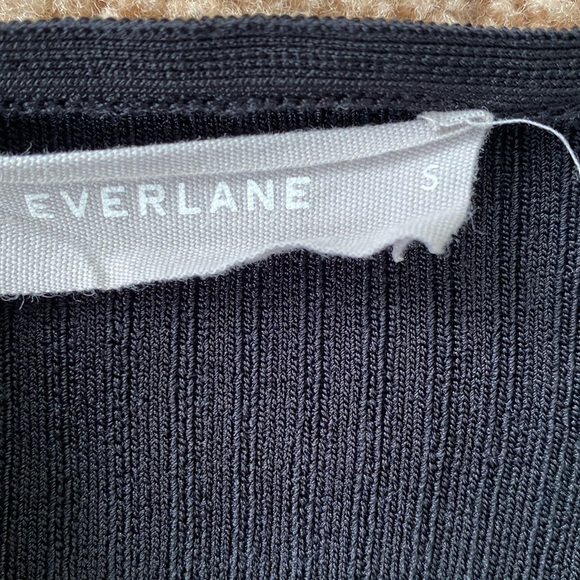 Everlane ribbed black top - Picture 4 of 5